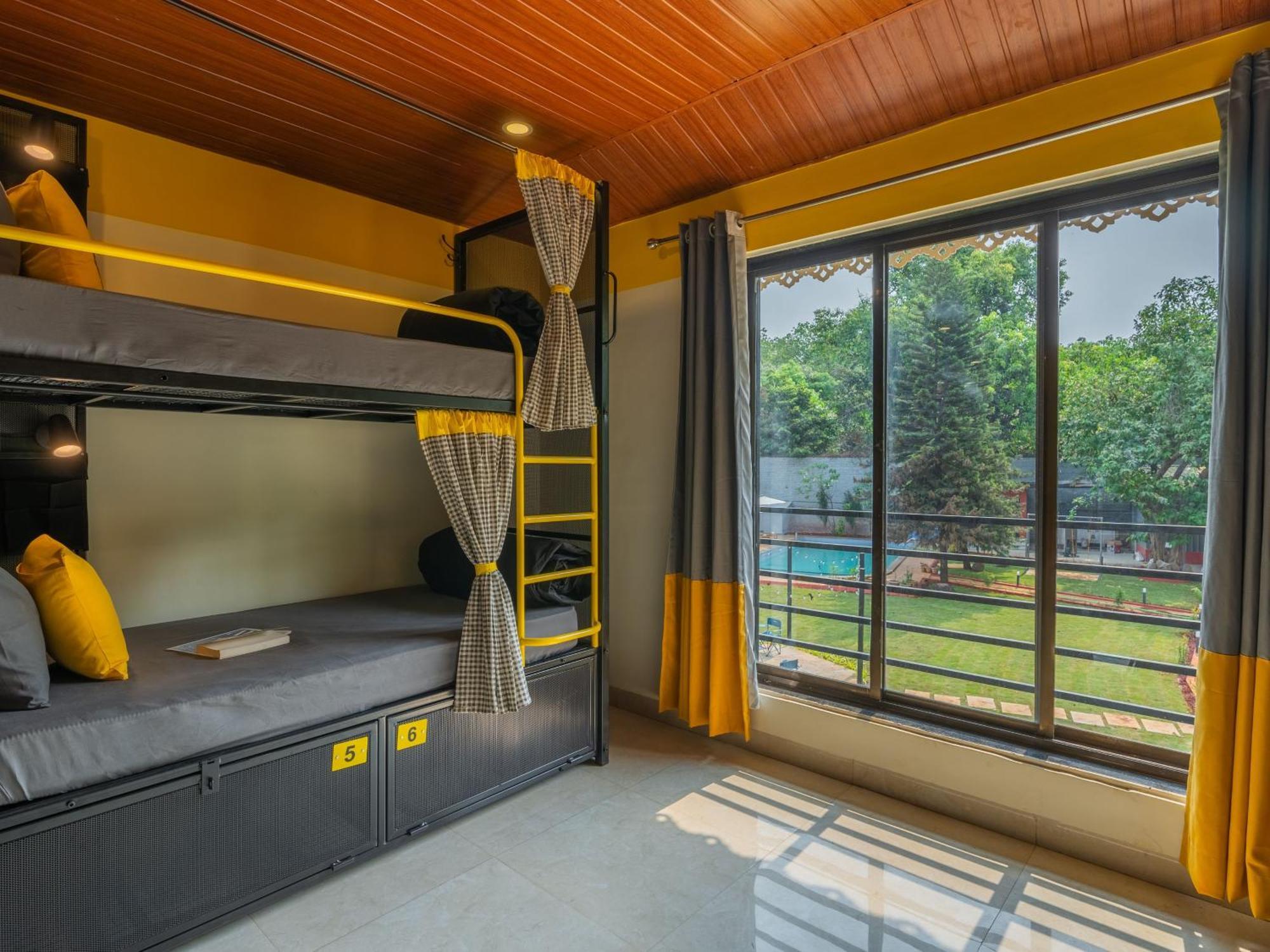 The Hosteller Lonavala, City Centre Exterior foto