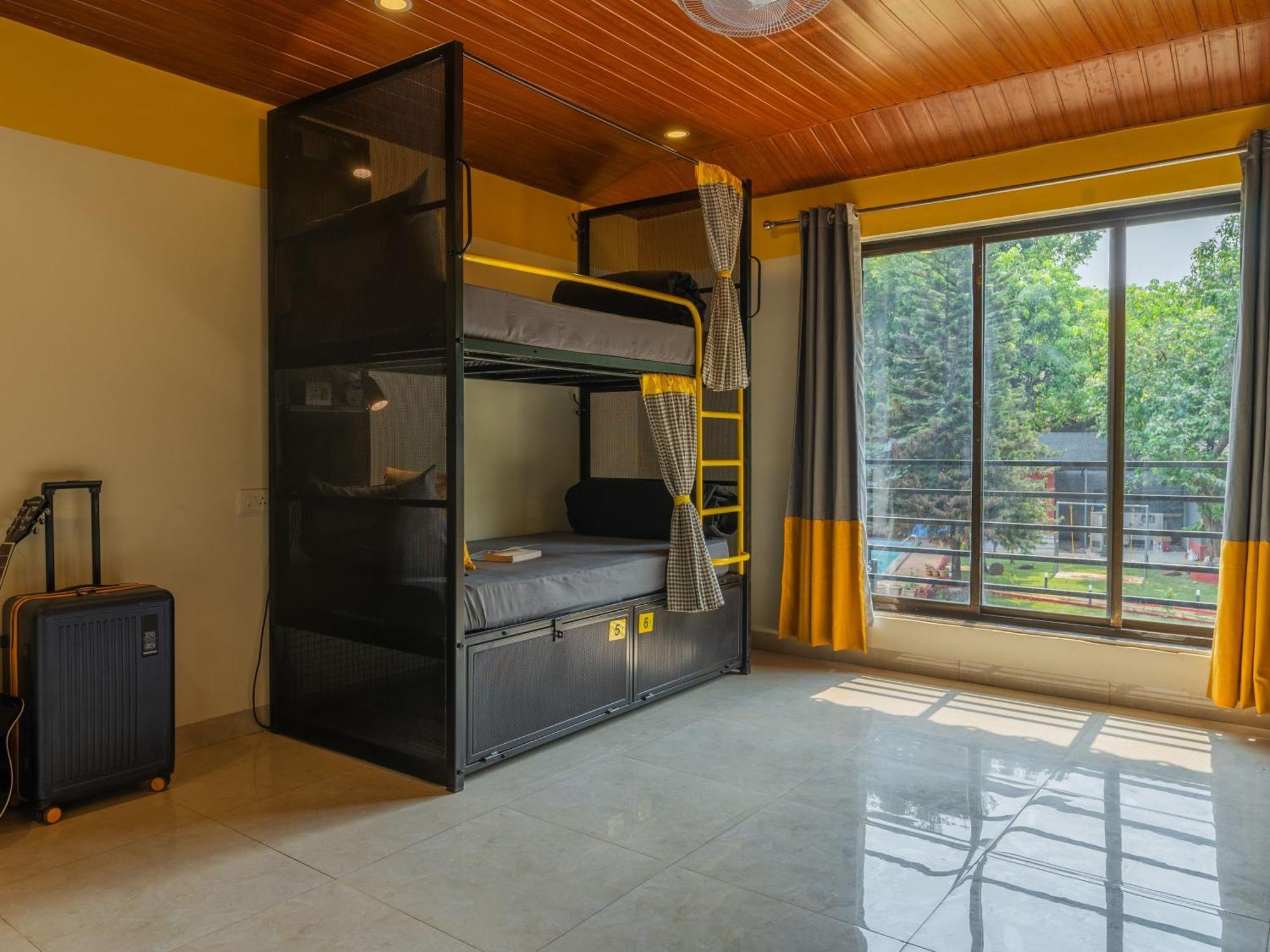 The Hosteller Lonavala, City Centre Exterior foto