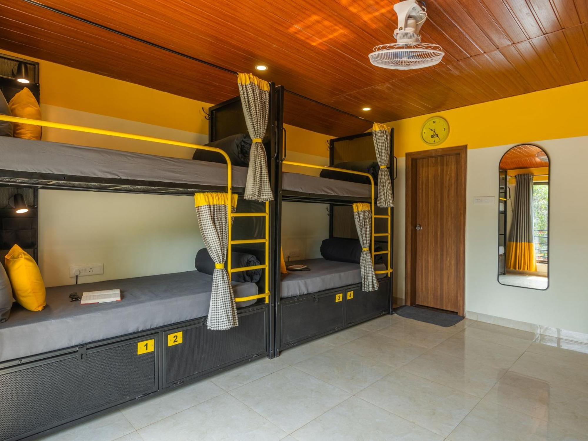The Hosteller Lonavala, City Centre Exterior foto