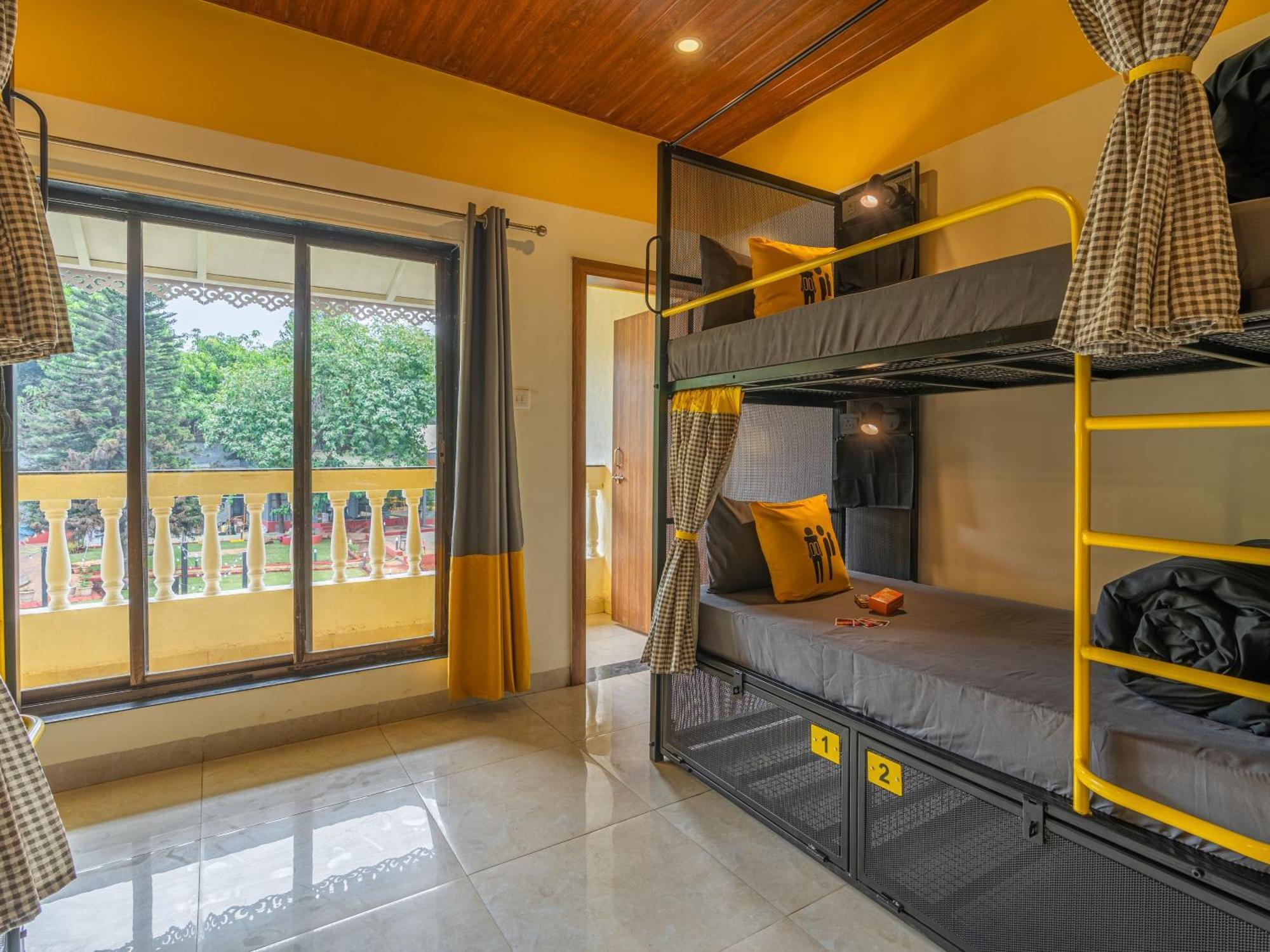 The Hosteller Lonavala, City Centre Exterior foto